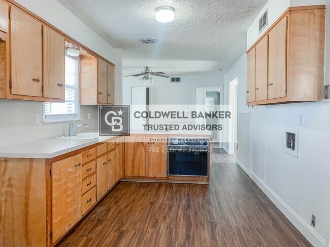 Building Photo - 4904 44th St