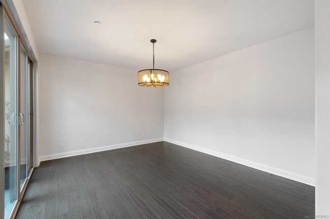 Building Photo - 768 Normandy Rd