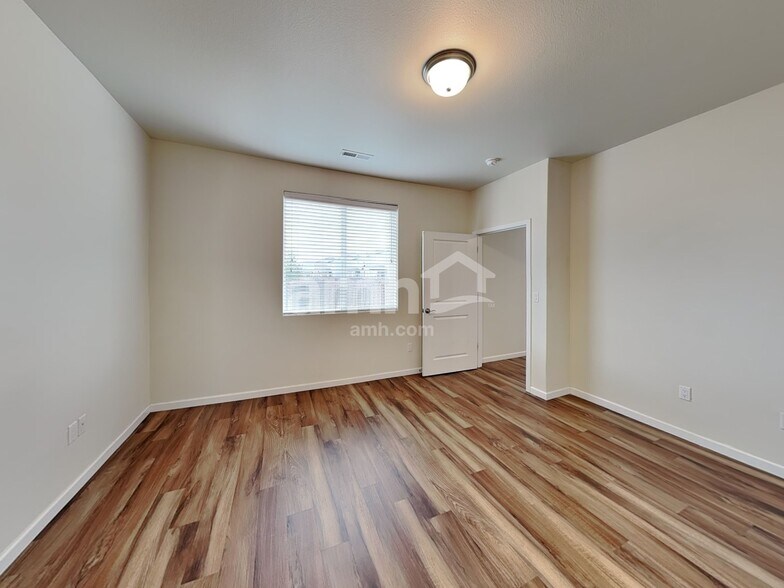 Building Photo - 16602 NE 91st St