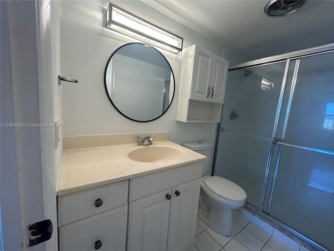 Building Photo - 401 Golden Isles Dr