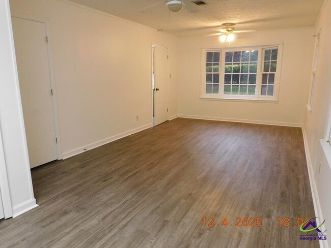 Building Photo - 1003 Greenwood Dr