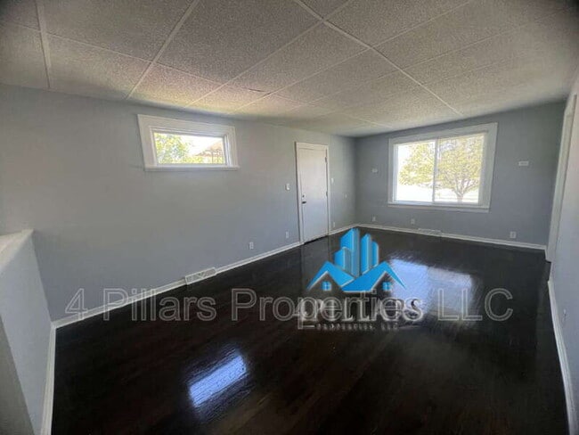 Building Photo - 906 177th Pl