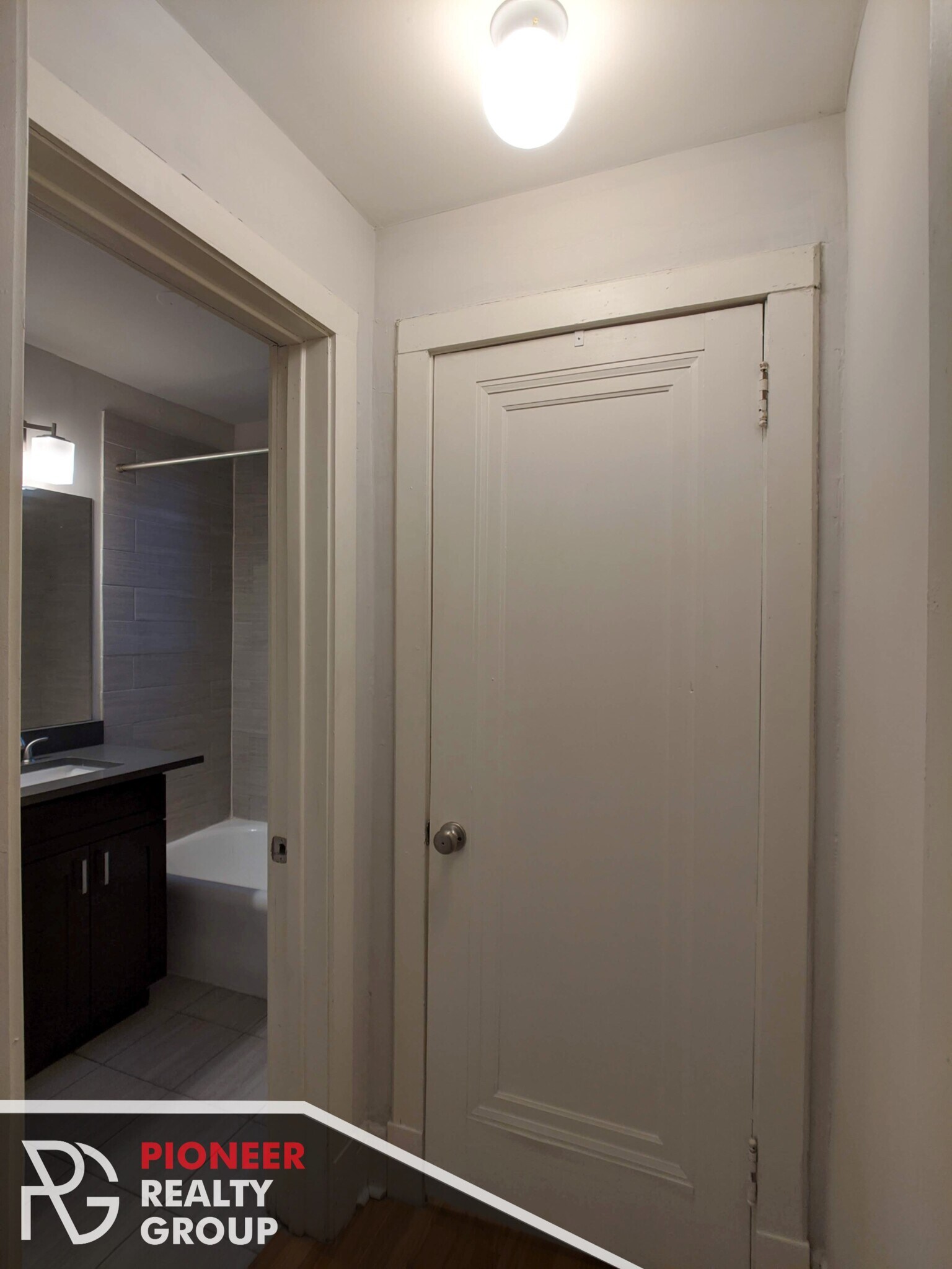 Building Photo - 2329 N Rockwell St