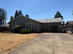Building Photo - Beautifully updated 4-bedroom 2-bathroom home in a Springfield!