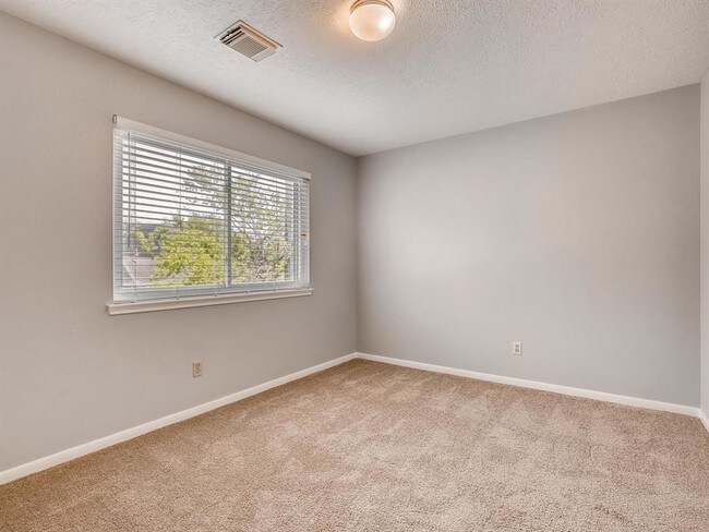 Building Photo - 1406 Westray Ct
