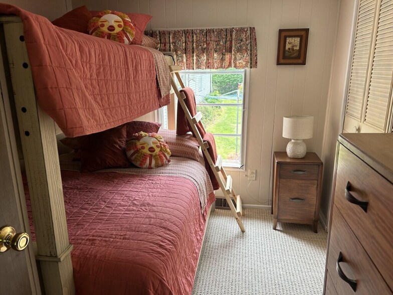 Building Photo - 6437 Bell Meadows