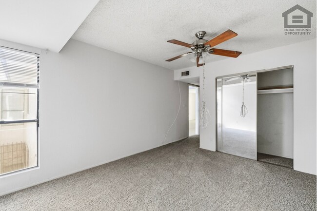 Building Photo - 2Bed/2Bath Second Floor Apartment at McDowell/44th St! Ready For Immediate Move-In! -- SECOND CHA...