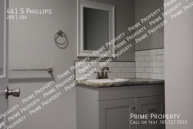 Building Photo - 441 S Phillips-