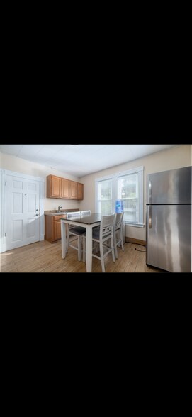 Building Photo - 125 High St