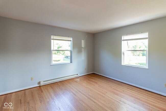 Building Photo - 4835 N Bolton Ave