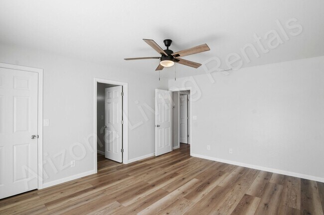 Building Photo - OSBO3240