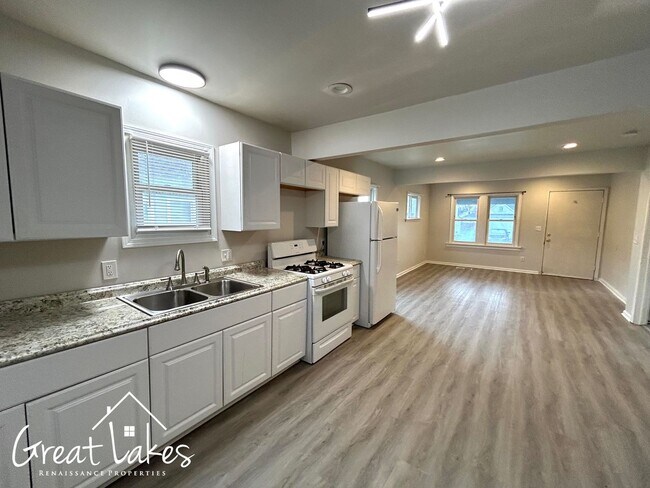 Building Photo - Beautiful two bedroom Warren house for rent!