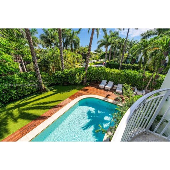 Building Photo - 140 N Hibiscus Dr