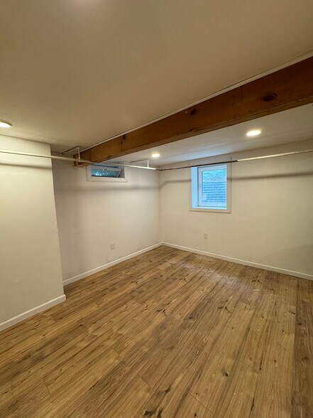 Building Photo - 14 Loring Ln