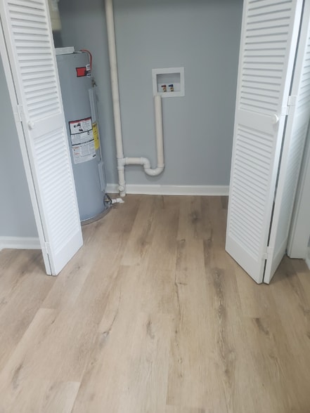 Building Photo - 619 Pinewood Ave