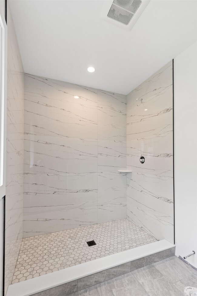 Building Photo - 3114 Parade Rd