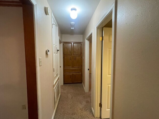 Building Photo - Must See! Welcoming Home In Greenacres Place!