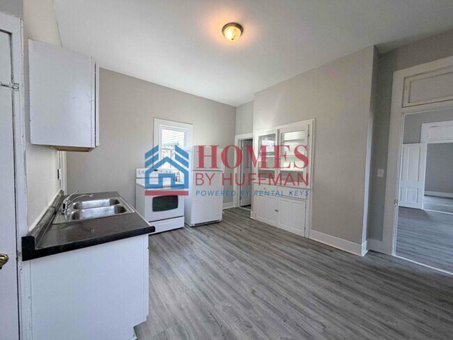 Building Photo - Two Bedroom House | Deposit Special