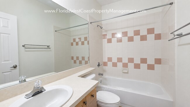 Building Photo - CAROLINA LANDINGS! 2 BEDROOM/2.5 BATH CONDO! SUPER LOCATION- UNIVERSITY PARKWAY