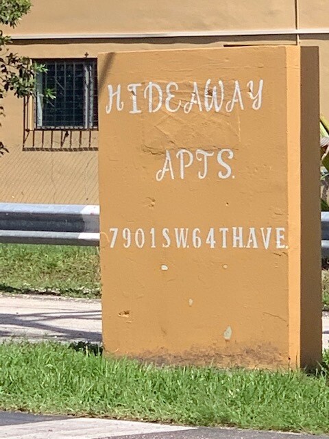 Building Photo - 7901 SW 64th Ave