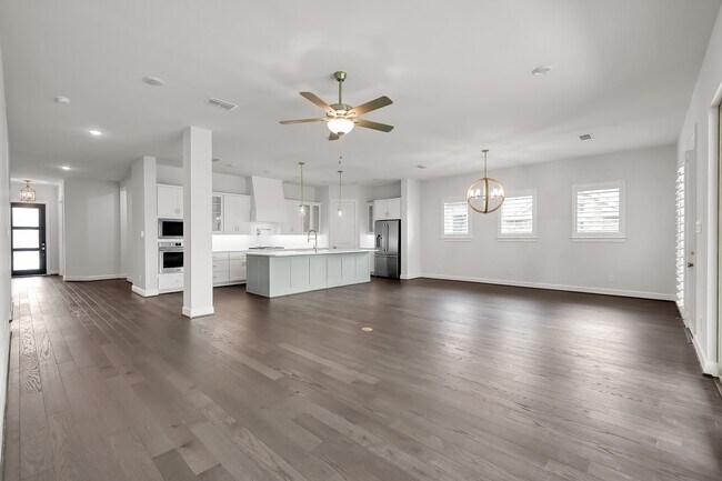 Building Photo - 32336 Noble Crk Dr