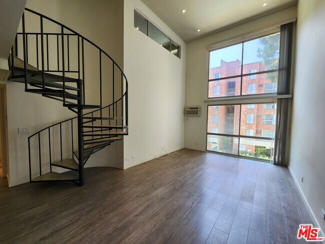 Building Photo - 1440 Veteran Ave