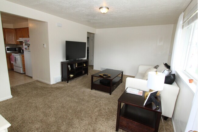 Building Photo - 483 N 100 E