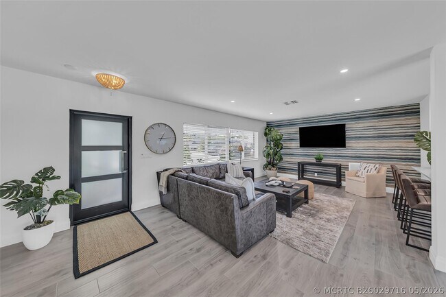 Building Photo - 3108 NE 42nd Ct