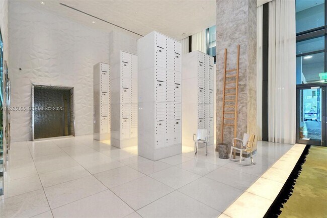 Building Photo - 1300 S Miami Ave