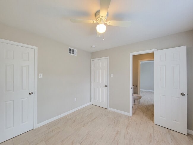 Building Photo - 3206 Lobit Dr