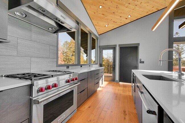 Building Photo - 11845 US Hwy 285