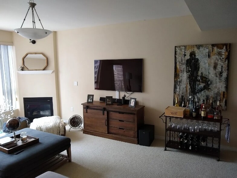 Building Photo - 1240 India St