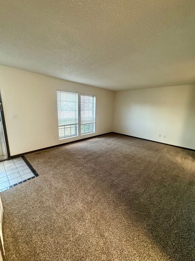 Building Photo - Vista Grande Terrace/4 Bedroom Home