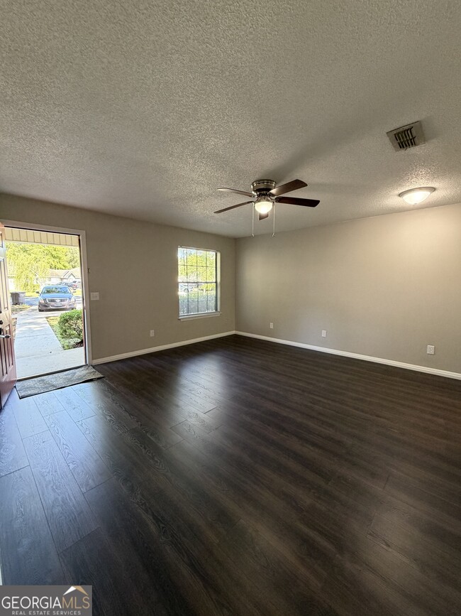 Building Photo - 73 Talbot Ct