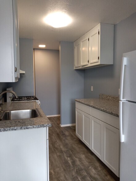 Kitchen - 10 Shrewsbury Green Dr