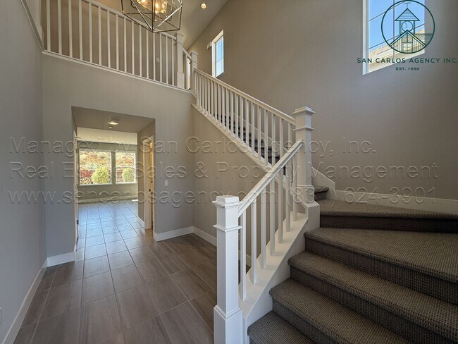 Building Photo - 266 Sandy Gulch Dr