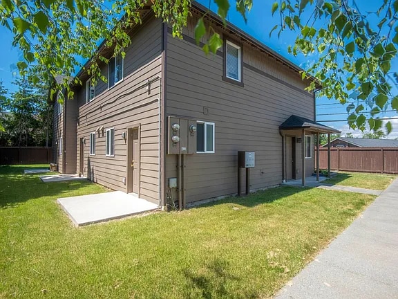 Building Photo - 1220 Ave A