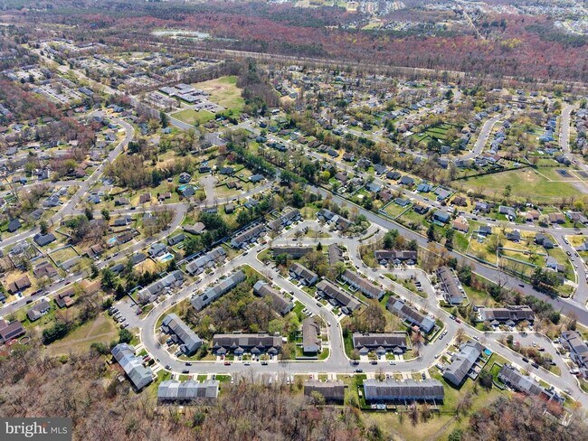 Building Photo - 16 High Meadows Dr