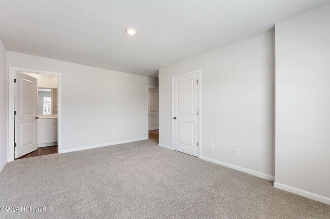 Building Photo - 3121 Lobelia Ln