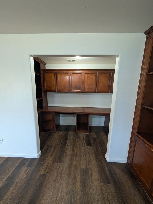 Building Photo - 3200 S Jensen Ct