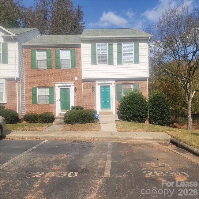 Building Photo - 2830 Hosta Dr