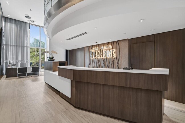 Building Photo - 333 Las Olas Way