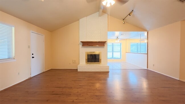 Building Photo - 2410 Goldspring Ln