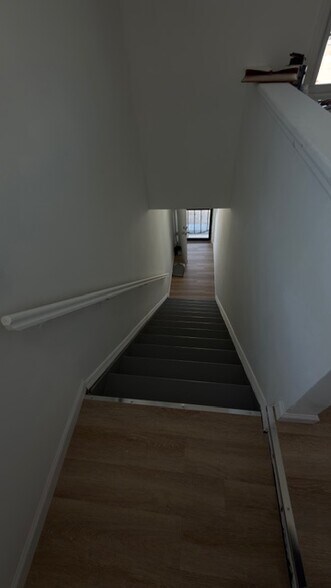 Building Photo - 6951 Almeda Ave