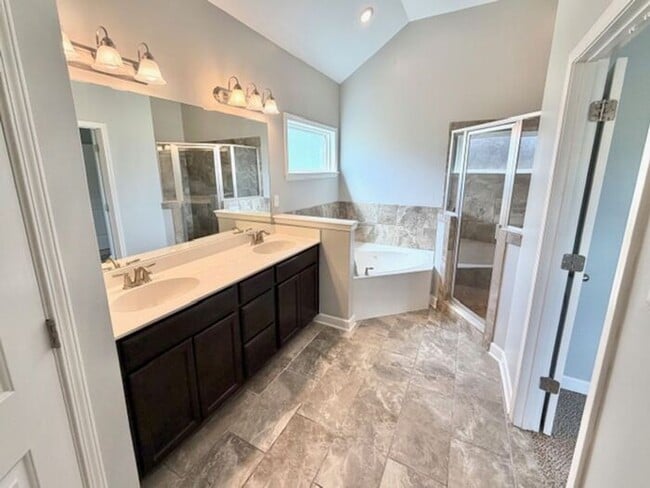 Building Photo - Now Leasing A 4 Bedroom 2 Bath Home In Olive Branch. Highly Rated Schools