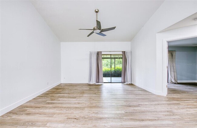 Building Photo - 2617 Bentley Dr