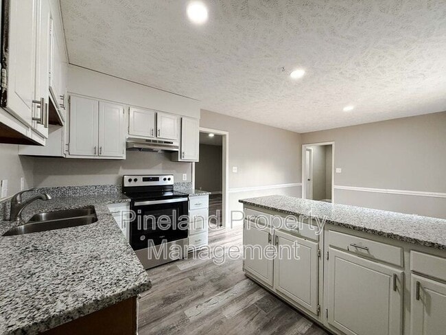 Building Photo - 1213 Strickland Bridge Rd