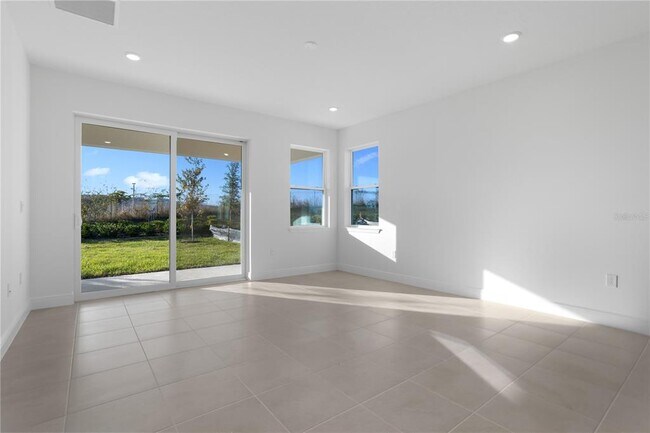 Building Photo - 1940 Sunshine Peak Dr