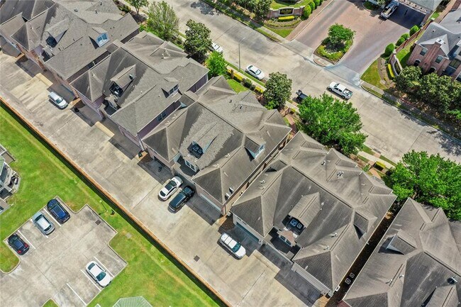 Building Photo - 13611 Brookbluff Ln