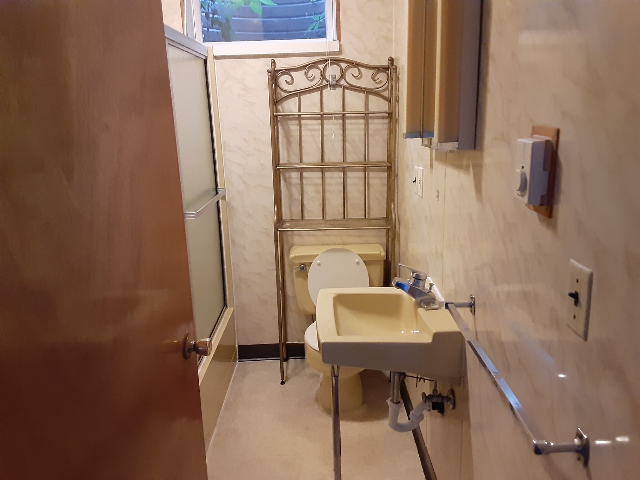 Bathroom - 104 E Clearview Ave